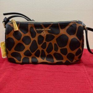 Michael Kors Giraffe‑Print Wristlet/Small Purse – NEW WITH TAGS